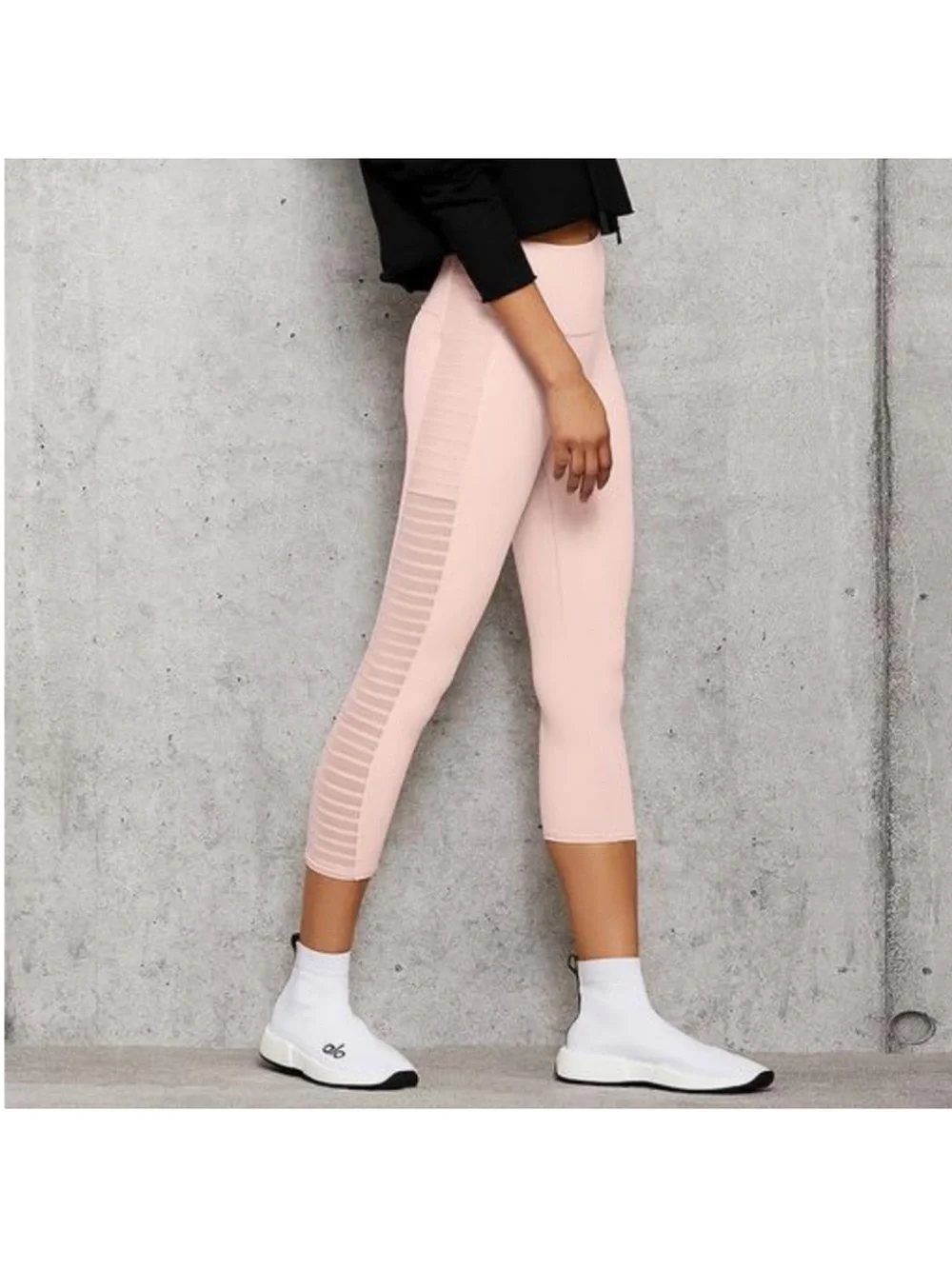 { ALO Yoga } High Waist Prism Capri Pale Mauve